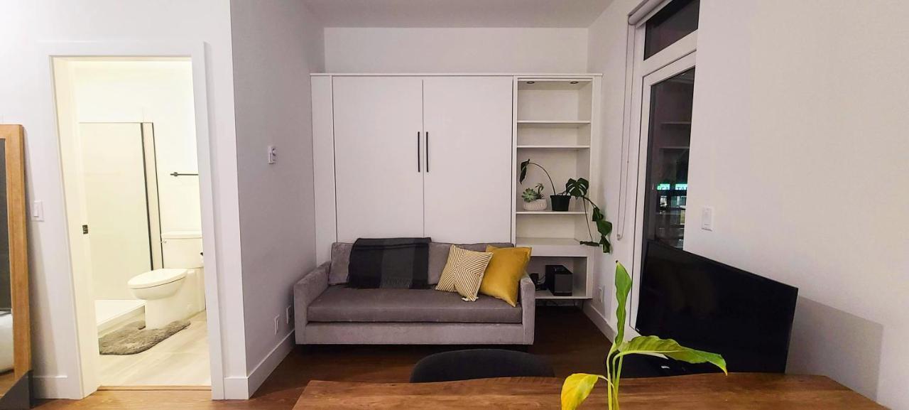 Ironworks Studio By Iris Properties! Villa Виктория Екстериор снимка